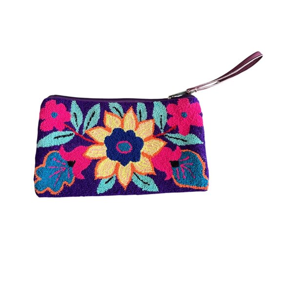 Handmade Wuitusu Purple Floral Embroidered Clutch Wristlet - Picture 2 of 3